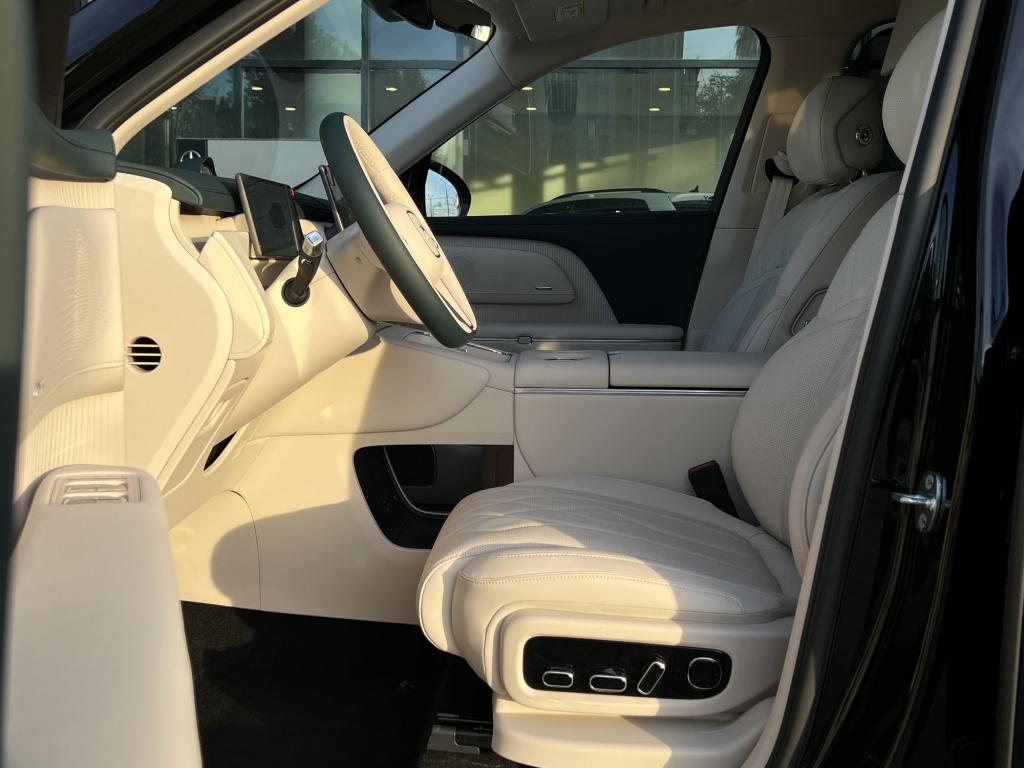 Voyah Taishan X8